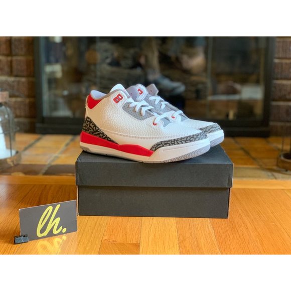 Size 3y Air Jordan 3 Retro “Fire Red” Athletic Basketball Shoes DM0966-160 - Picture 3 of 6